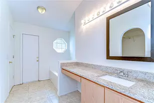 18303 Elmhurst Ln, Tampa, FL 33647 - Photo 33