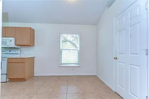 18303 Elmhurst Ln, Tampa, FL 33647 - Photo 9