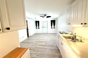 516 Northmoor Ave N, Saint Petersburg, FL 33702 - Photo 7
