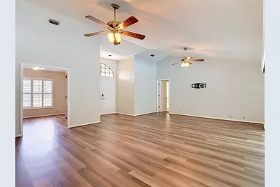 2102 Laindale Place, Valrico, FL 33596 - Photo 11