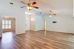 2102 Laindale Pl, Valrico, FL 33596 - Photo 11
