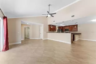 13721 Lazy Oak Dr, Tampa, FL 33613 - Photo 7