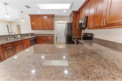 13721 Lazy Oak Drive, Tampa, FL 33613 - Photo 9