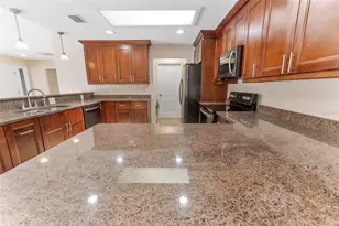 13721 Lazy Oak Dr, Tampa, FL 33613 - Photo 9
