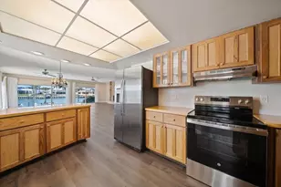 878 Harbor Is, Clearwater Beach, FL 33767 - Photo 21
