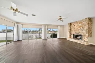 878 Harbor Is, Clearwater Beach, FL 33767 - Photo 15