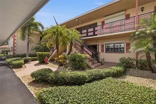 8140 Terrace Garden Dr, Saint Petersburg, FL 33709 - Photo 5
