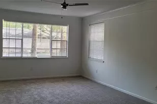 17104 Carrington Park Dr, Tampa, FL 33647 - Photo 5