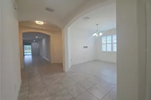 17545 Buckingham Garden Dr, Lithia, FL 33547 - Photo 7