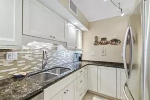 10355 Paradise Blvd, Treasure Island, FL 33706 - Photo 25
