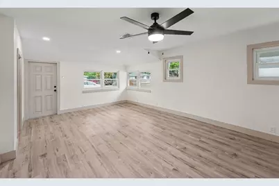 2850 59th Avenue N, Saint Petersburg, FL 33714 - Photo 3