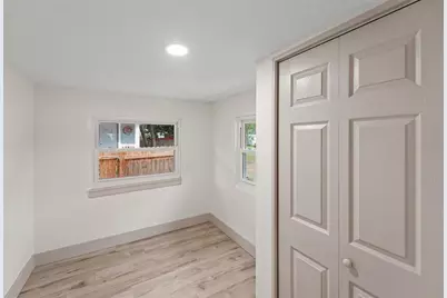 2850 59th Avenue N, Saint Petersburg, FL 33714 - Photo 11