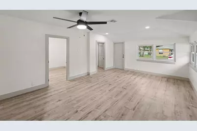 2850 59th Avenue N, Saint Petersburg, FL 33714 - Photo 9