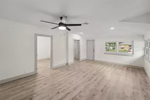 2850 59th Ave N, Saint Petersburg, FL 33714 - Photo 9