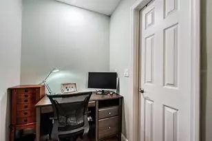2735 Sherbrooke Ln, Palm Harbor, FL 34684 - Photo 27
