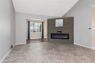303 Barstow Ct, Sun City Center, FL 33573 - Photo 9