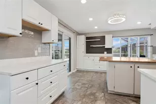 303 Barstow Ct, Sun City Center, FL 33573 - Photo 19