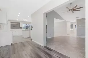 303 Barstow Ct, Sun City Center, FL 33573 - Photo 15