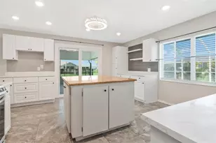 303 Barstow Ct, Sun City Center, FL 33573 - Photo 23