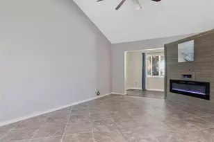 303 Barstow Ct, Sun City Center, FL 33573 - Photo 7