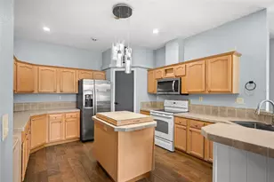 12801 Cliffside Pl, Thonotosassa, FL 33592 - Photo 3
