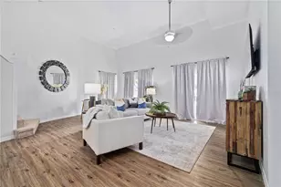 9415 Citrus Glen Pl, Tampa, FL 33618 - Photo 5