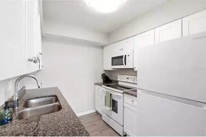 4725 Coquina Key Drive SE #D, Saint Petersburg, FL 33705 - Photo 13