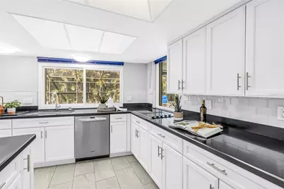6035 Leeland Street S, Saint Petersburg, FL 33715 - Photo 17