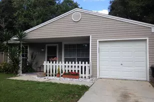 2747 Kavalier Dr, Palm Harbor, FL 34684 - Photo 1