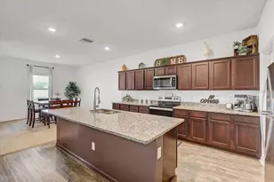806 Highgate Oaks Pl, Seffner, FL 33584 - Photo 9