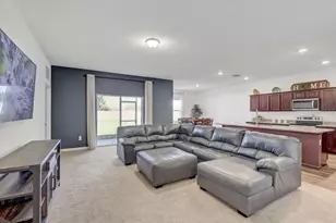 806 Highgate Oaks Pl, Seffner, FL 33584 - Photo 5