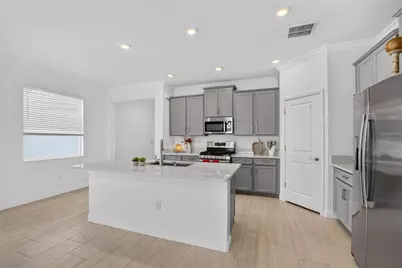 17206 Star Banks Street, Wimauma, FL 33598 - Photo 11