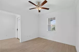 17206 Star Banks St, Wimauma, FL 33598 - Photo 9