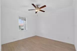 17206 Star Banks St, Wimauma, FL 33598 - Photo 9