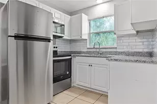 917 30th Ave N, Saint Petersburg, FL 33704 - Photo 9