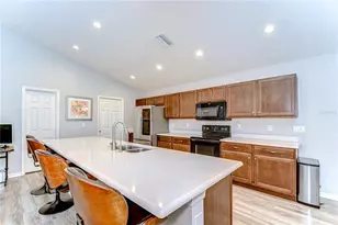 6731 Castle Green Pl, Zephyrhills, FL 33541 - Photo 15