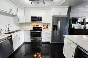 4651 1st St NE, Saint Petersburg, FL 33702 - Photo 3