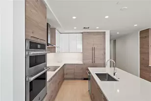 301 1st St S, Saint Petersburg, FL 33701 - Photo 7