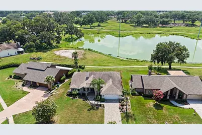 6207 Huntington Drive, Zephyrhills, FL 33542 - Photo 11