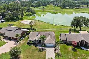 6207 Huntington Dr, Zephyrhills, FL 33542 - Photo 11