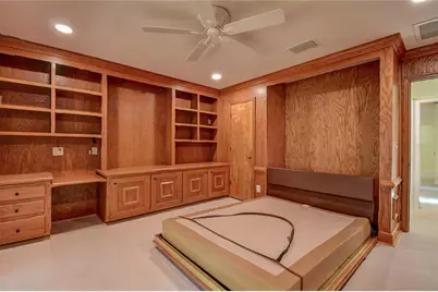 1247 Monticello Boulevard N, Saint Petersburg, FL 33703 - Photo 15