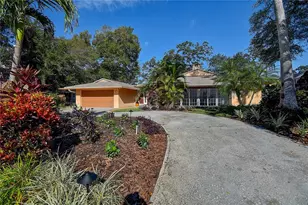 1247 Monticello Blvd N, Saint Petersburg, FL 33703 - Photo 3