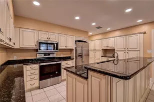 1247 Monticello Blvd N, Saint Petersburg, FL 33703 - Photo 29