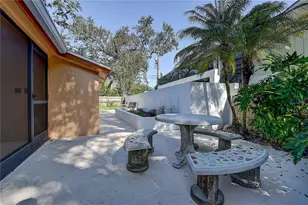 1247 Monticello Blvd N, Saint Petersburg, FL 33703 - Photo 39