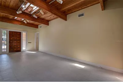 1247 Monticello Boulevard N, Saint Petersburg, FL 33703 - Photo 11