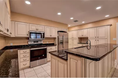 1247 Monticello Boulevard N, Saint Petersburg, FL 33703 - Photo 27