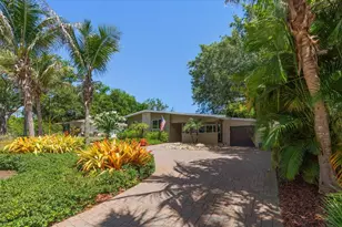 308 Barbara Cir, Belleair, FL 33756 - Photo 1