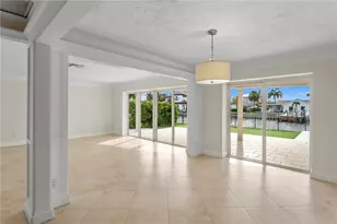 1985 Carolina Ave NE, Saint Petersburg, FL 33703 - Photo 9