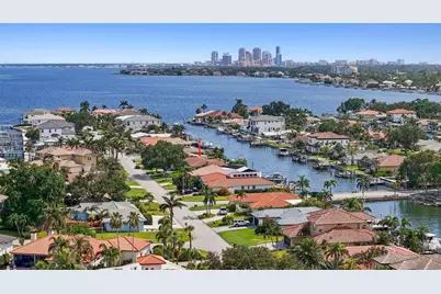 1985 Carolina Avenue NE, Saint Petersburg, FL 33703 - Photo 1