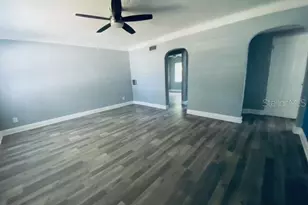 2510 14th St S, Saint Petersburg, FL 33705 - Photo 3